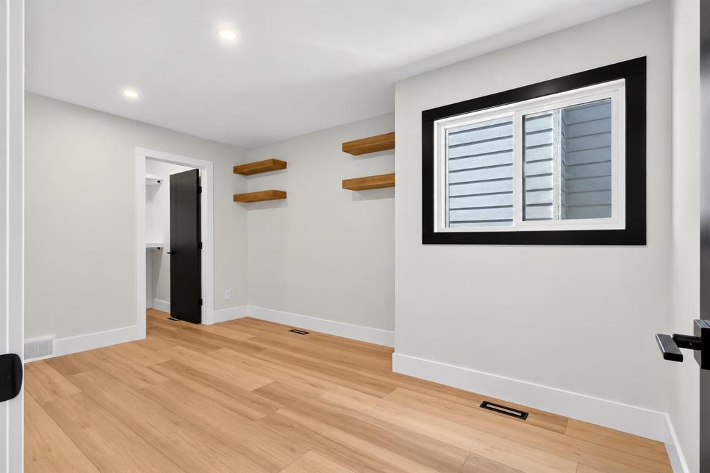 Photo 24 of 50, 615 55 Avenue SW