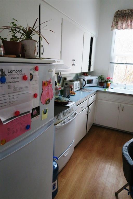 Photo 5 of 15, 139 1 Street S
