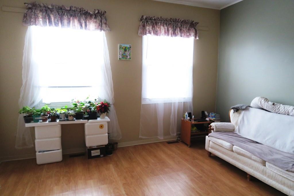 Photo 8 of 15, 139 1 Street S