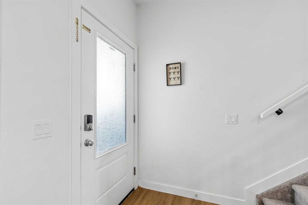 Photo 6 of 36, 19316 29 Avenue NW