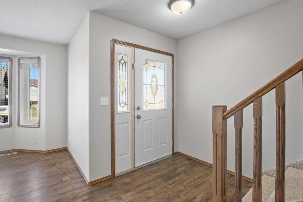 Photo 4 of 33, 127 - 129 Lyons Close