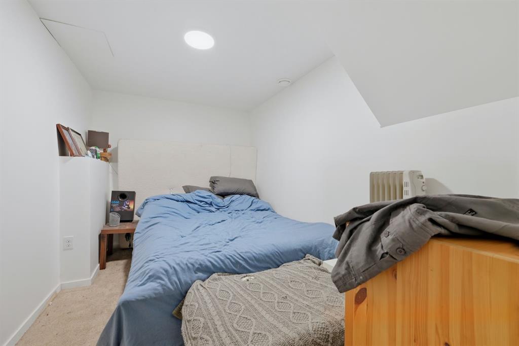 Photo 27 of 41, 203 42 Avenue SW