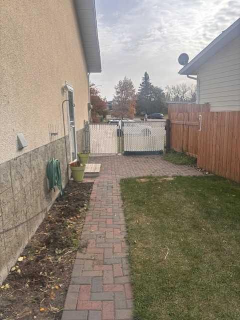 Photo 30 of 32, 4207 54 Avenue