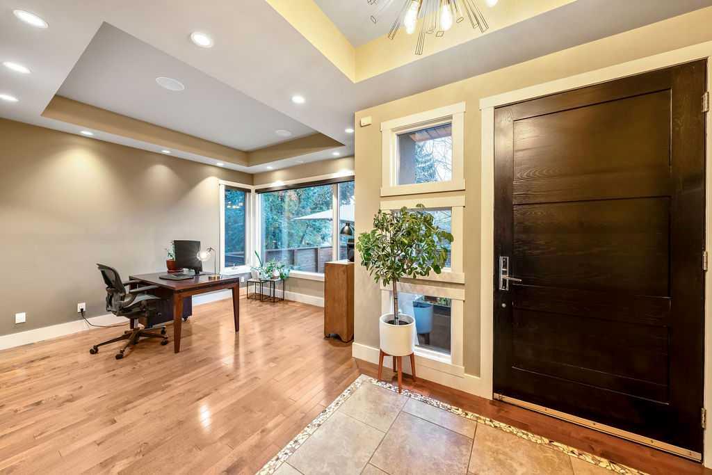 Photo 9 of 50, 1940 27 Avenue SW
