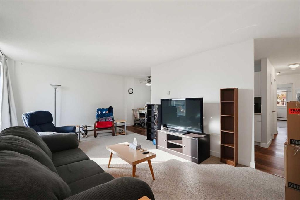 Photo 11 of 24, 302 - 3522 44 Street SW