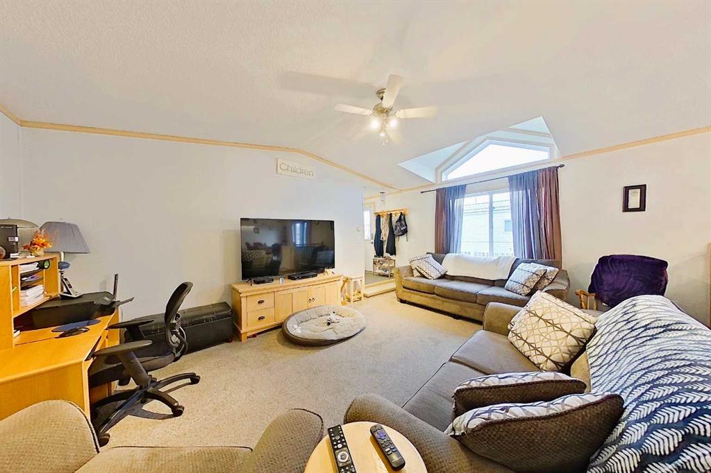 Photo 12 of 48, 308 1A Avenue SW