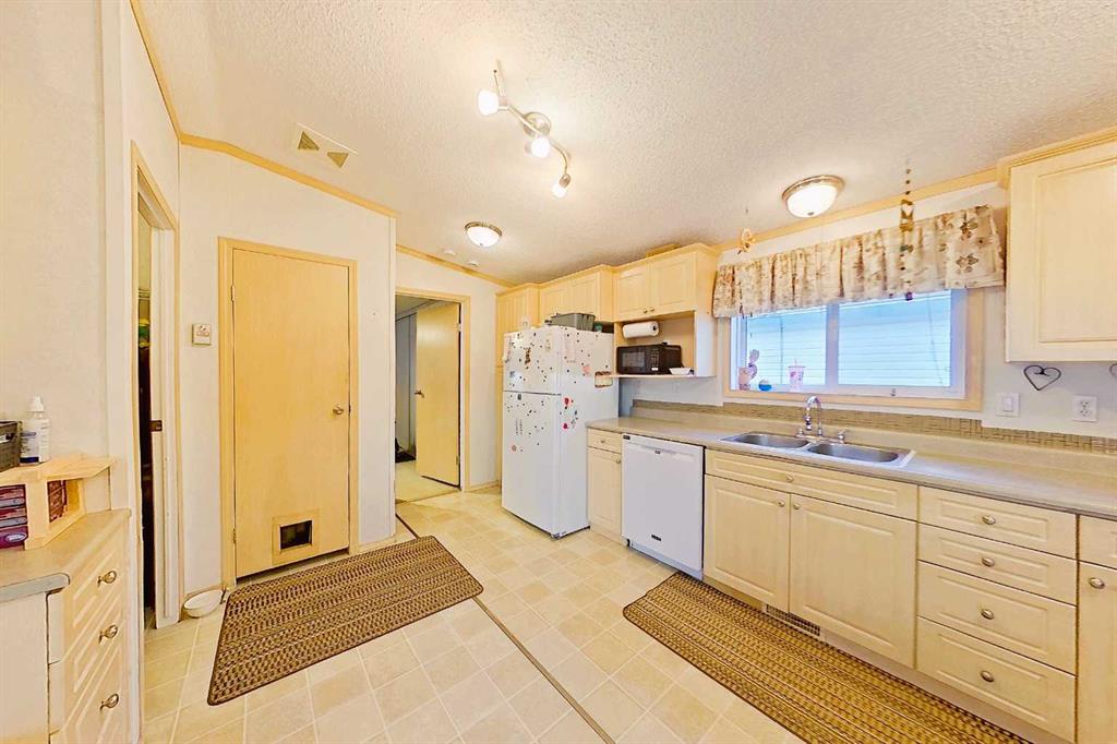 Photo 19 of 48, 308 1A Avenue SW
