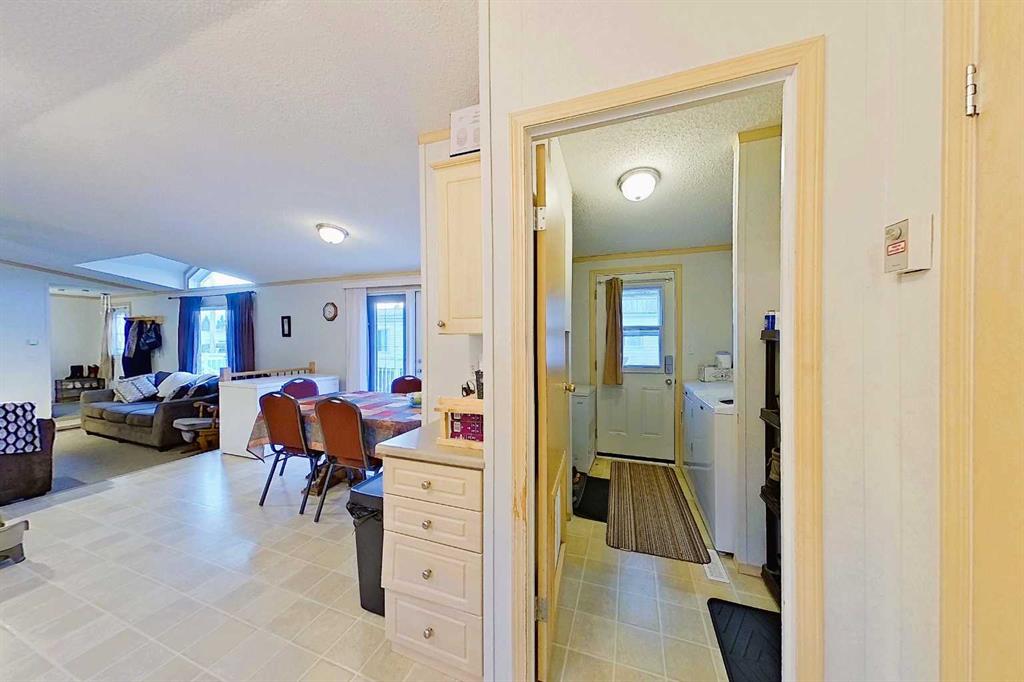 Photo 23 of 48, 308 1A Avenue SW