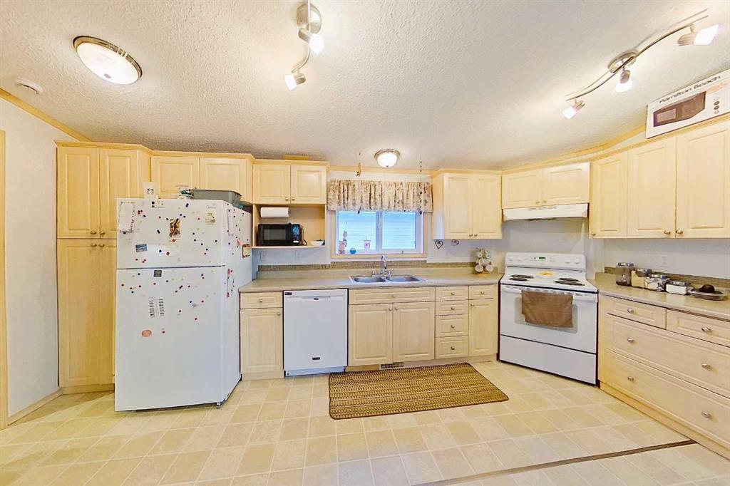 Photo 24 of 48, 308 1A Avenue SW