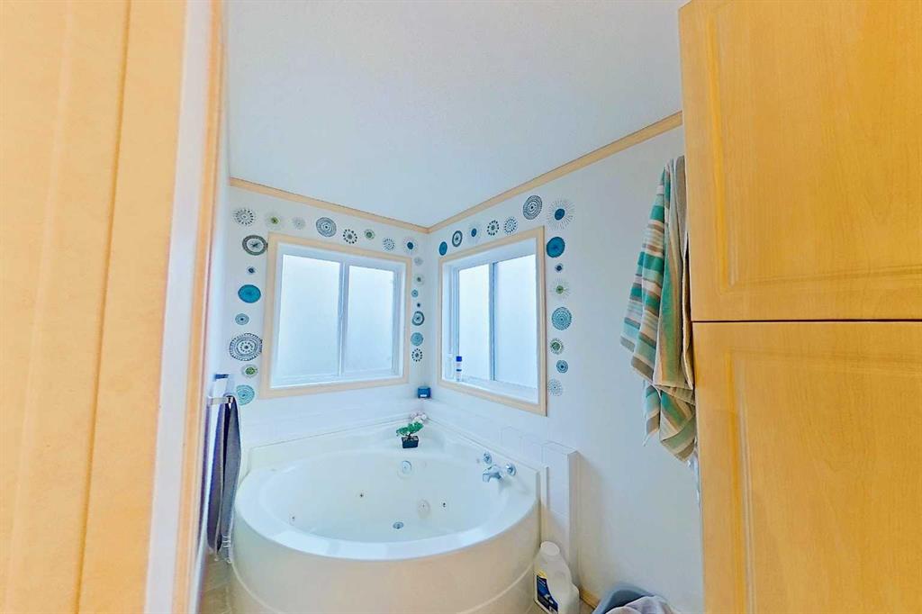 Photo 33 of 48, 308 1A Avenue SW