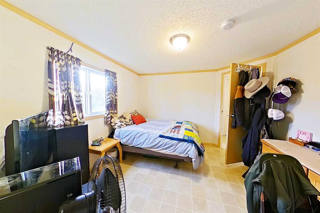 Photo 6 of 48, 308 1A Avenue SW