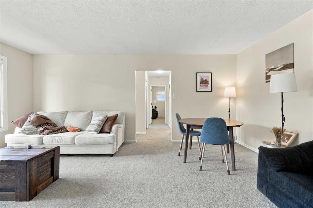 Photo 8 of 50, 3102 38 Street SW