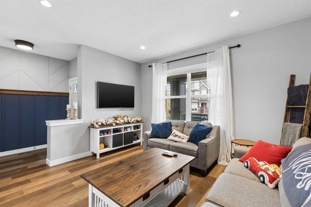 Photo 9 of 37, 86 Hillcrest Close SW