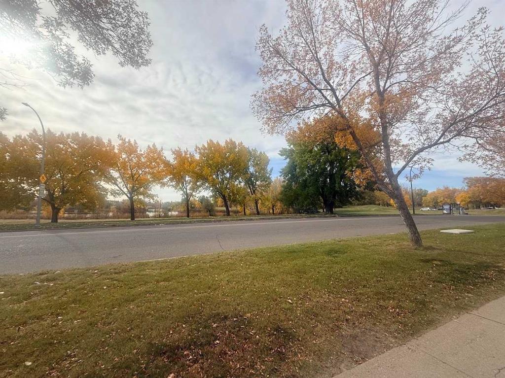 Photo 23 of 23, 105B - 295 Columbia Boulevard W