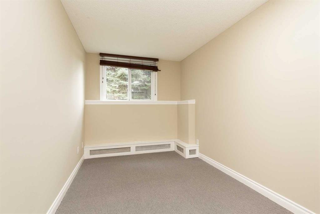 Photo 10 of 23, 105B - 295 Columbia Boulevard W