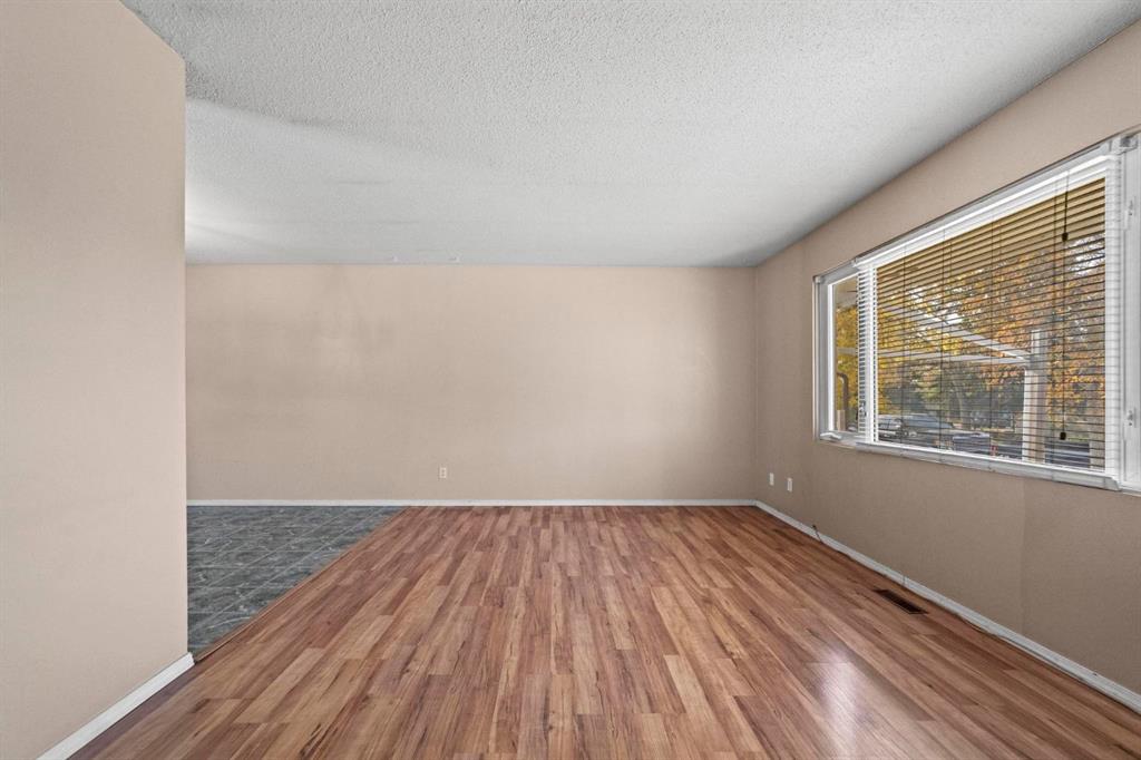 Photo 6 of 26, 4411 66 Street