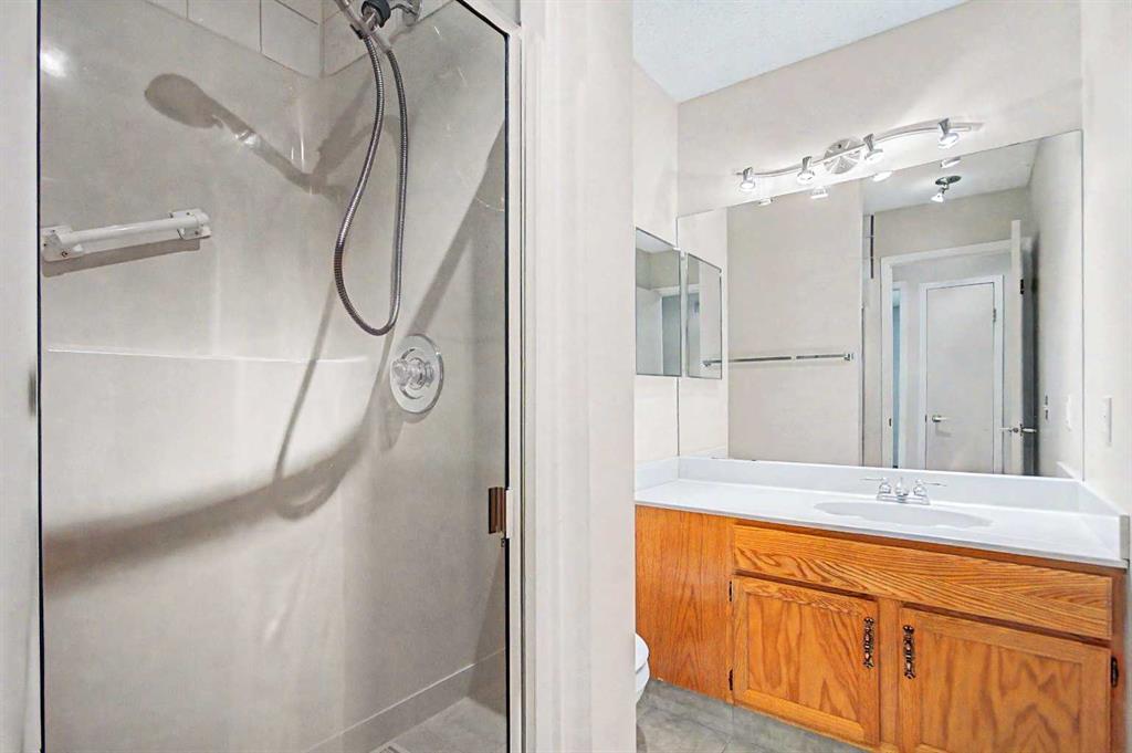 Photo 22 of 41, 164 Strathaven Circle SW