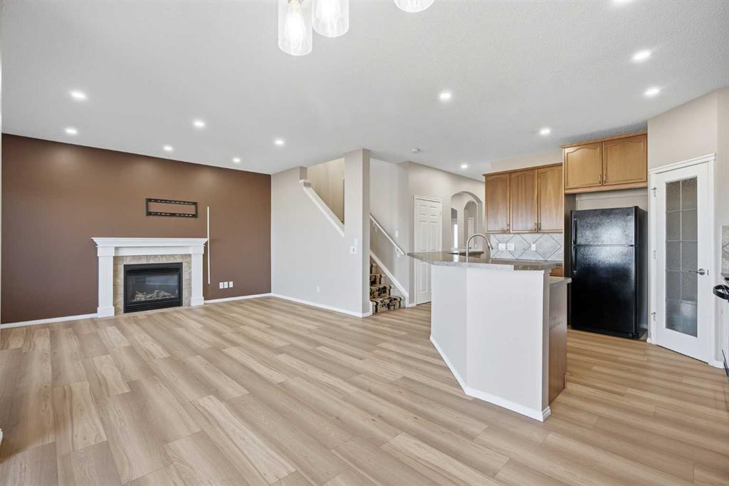 Photo 12 of 48, 249 Saddlecrest Way NE