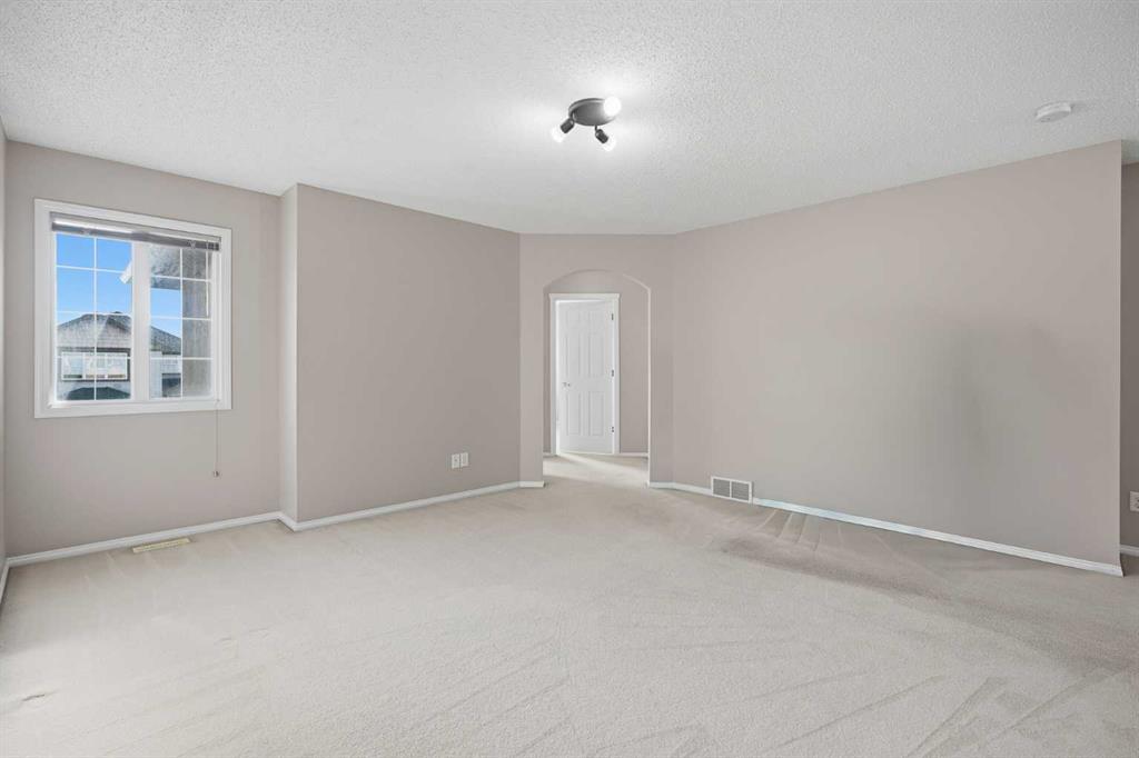 Photo 23 of 48, 249 Saddlecrest Way NE