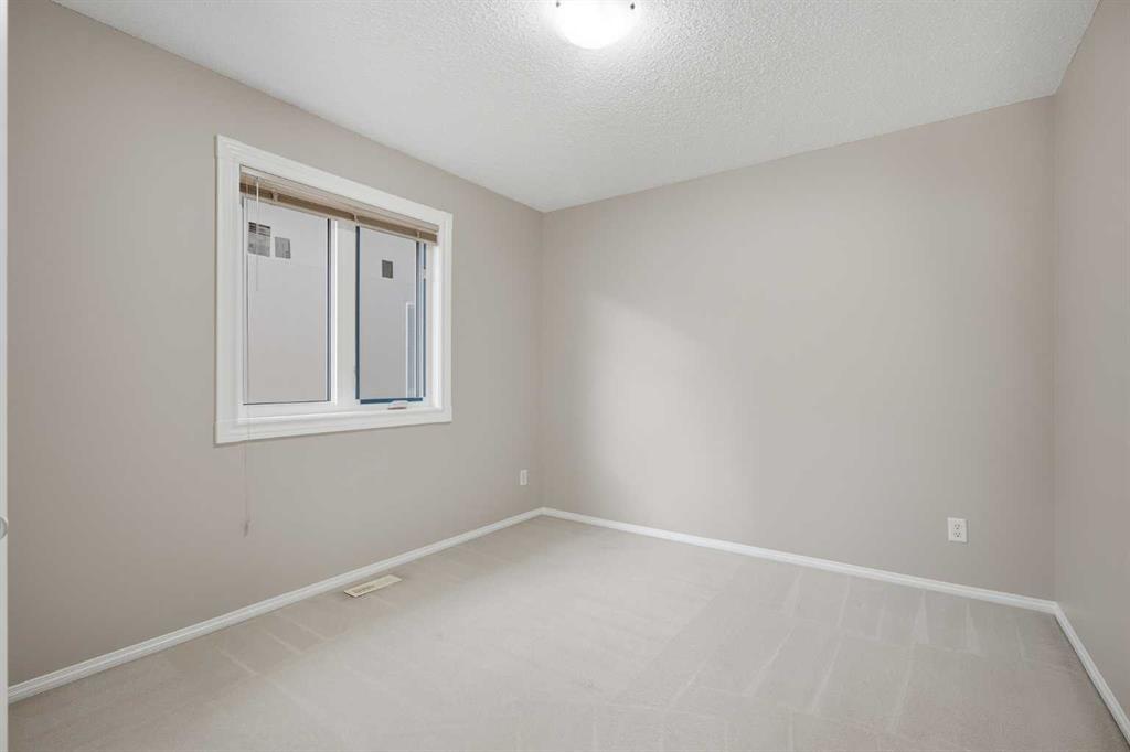 Photo 33 of 48, 249 Saddlecrest Way NE