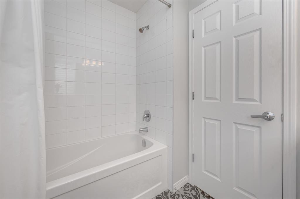 Photo 25 of 30, 4044 Windsong Boulevard SW