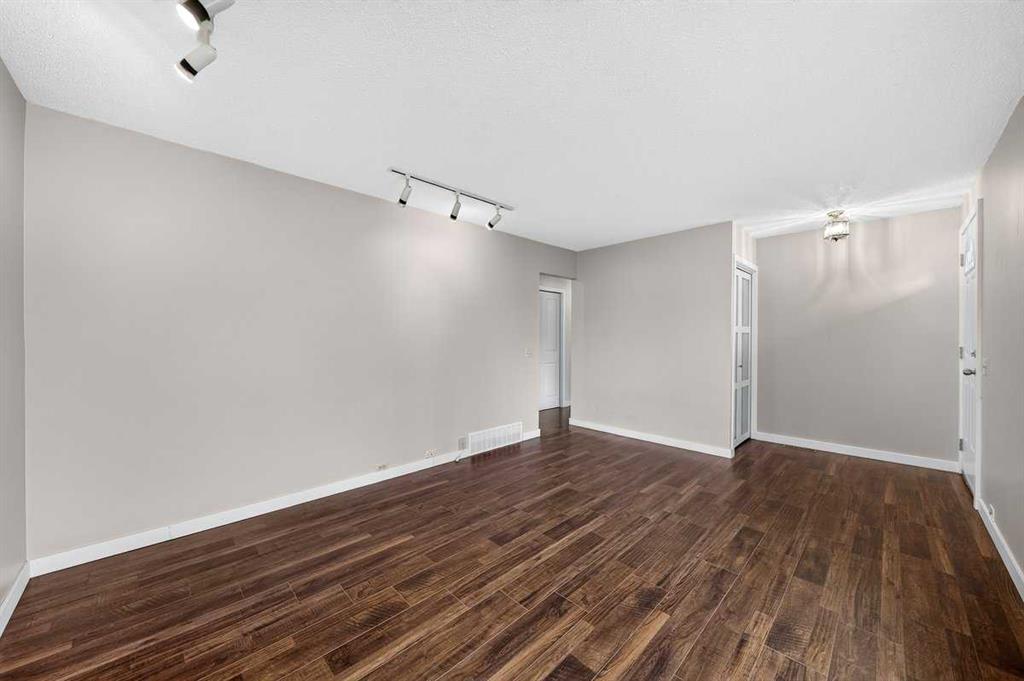 Photo 8 of 40, 255 Huntridge Way NE