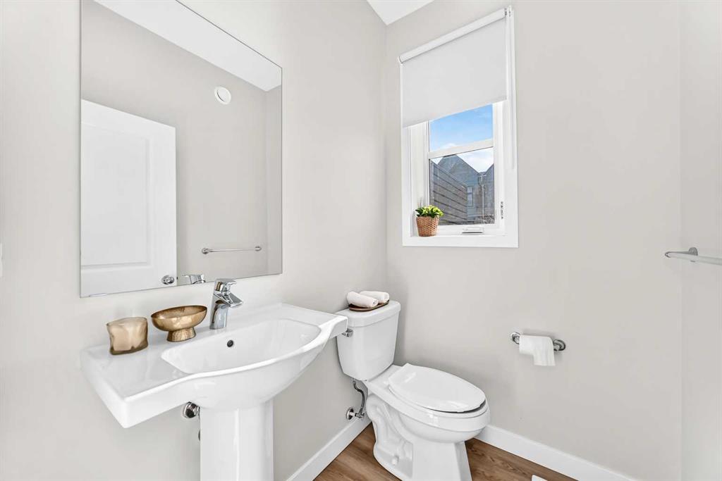 Photo 12 of 40, 91 Spring Willow Close SW
