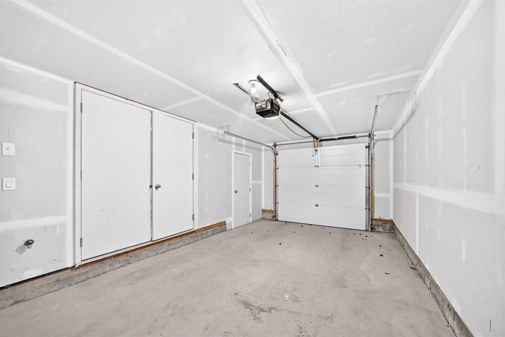 Photo 37 of 40, 91 Spring Willow Close SW