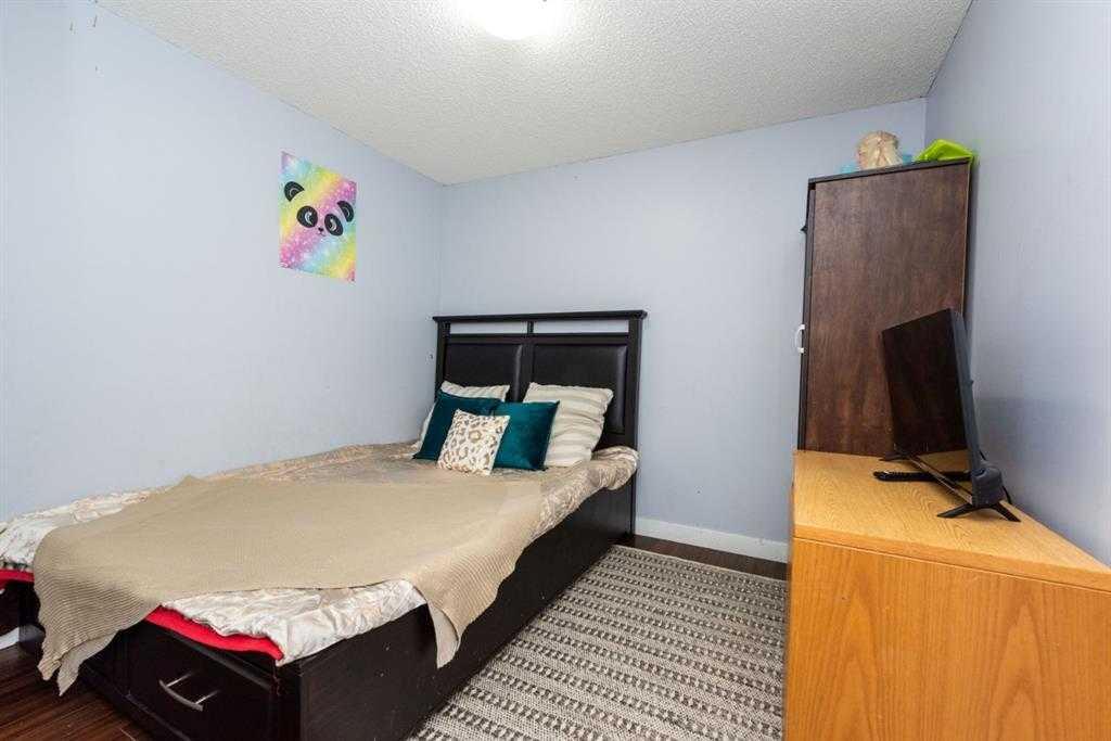 Photo 11 of 23, 2212 - 15 Saddlestone Way NE