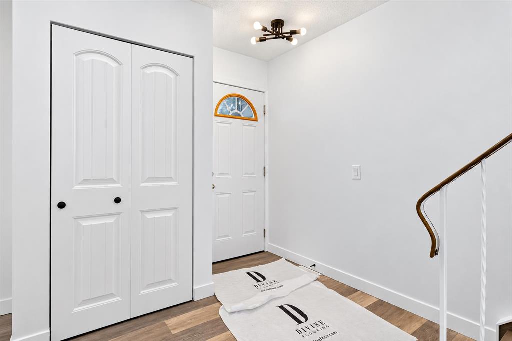 Photo 4 of 27, 6125 Penedo Way SE